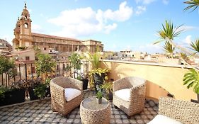 Panto - Rooftop Boutique Rooms